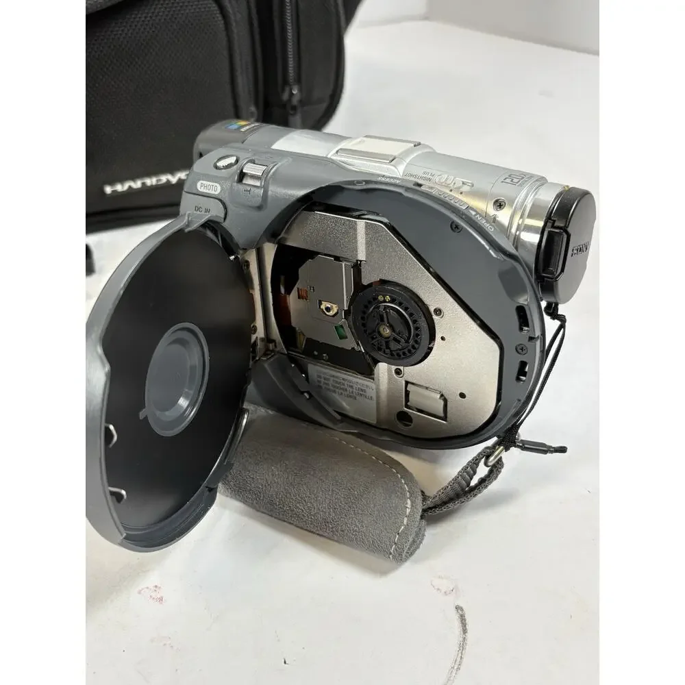 Sony DCR-DVD201 Handycam DVD Camcorder Tested Powers On Bag Charger Bundle